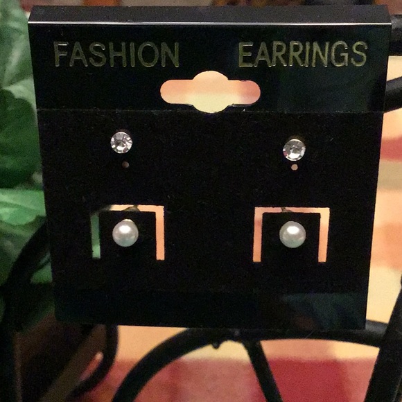 Pearl Earrings Bundle - Picture 6 of 8